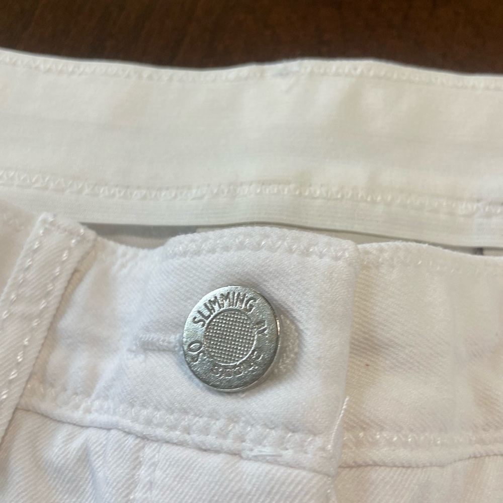 Sale! Chico's So Slimming White Denim Jeans. size Small/4 (Chico size 0). - Picture 3 of 11